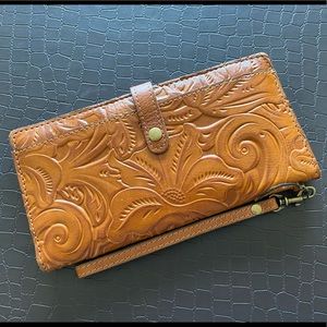 Patricia Nash Tooled Pitelli Wristlet/Wallet